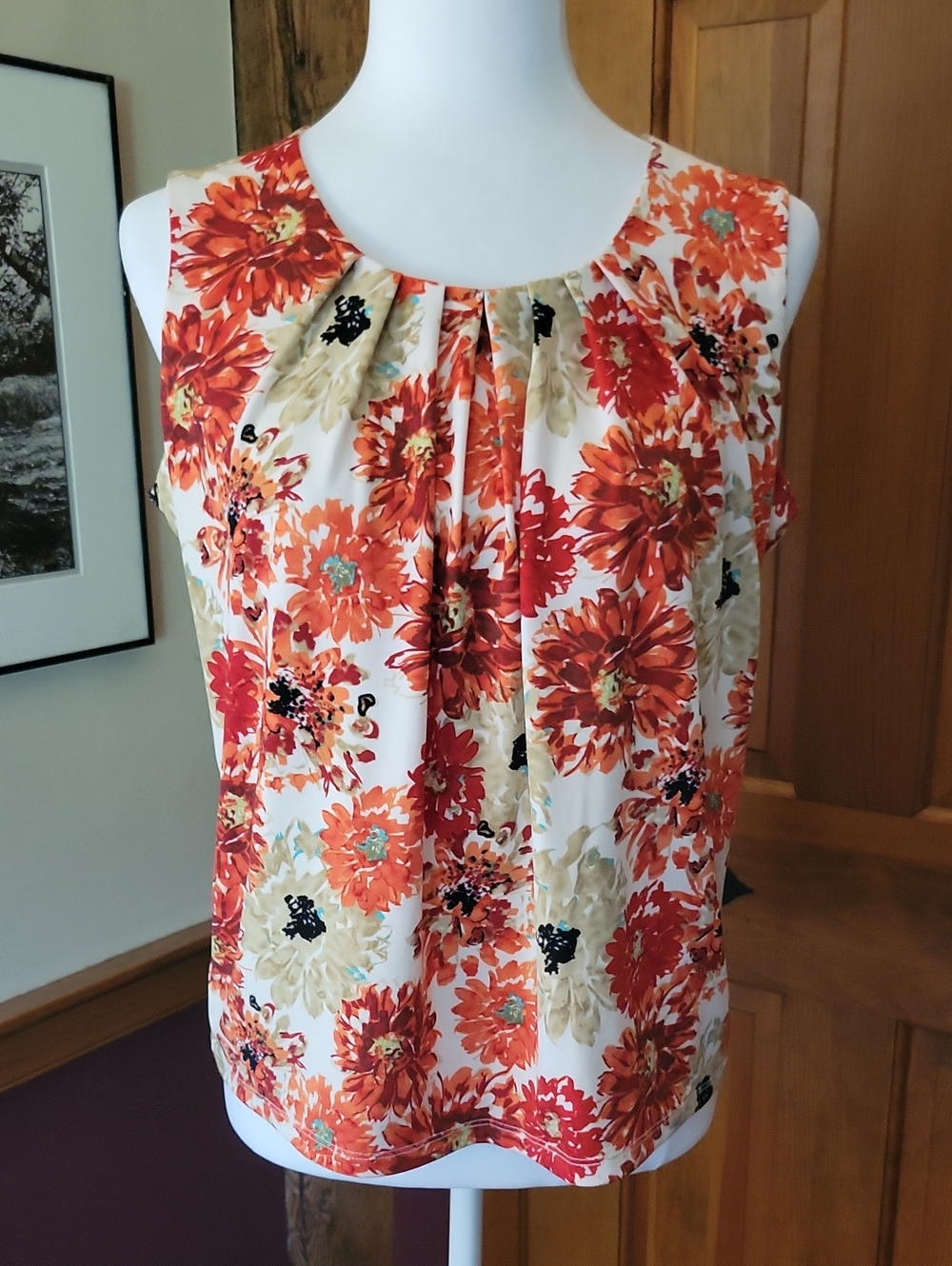 Jones Studio Orange and Cream Dahlia Floral Sleeveless Blouse